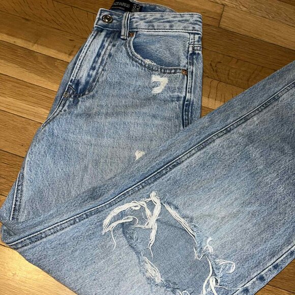 Stradivarius 90's Light Blue Distressed Denim - Ripped Knees Jeans - Size 0 - Picture 5 of 7